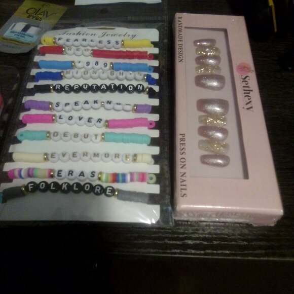 Milk-Carmindy-Maybelline-Buxom-Beauty Collection - Picture 9 of 16